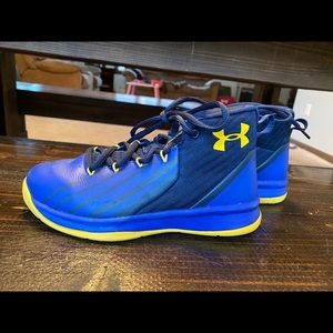 Under Armour Lockdown youth basketball shoes